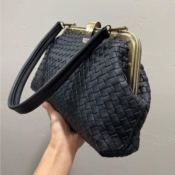 Black Premium Woven Cowhide Retro Metal Frame & Push Lock Handbag, Crossbody - Picture 10 of 16